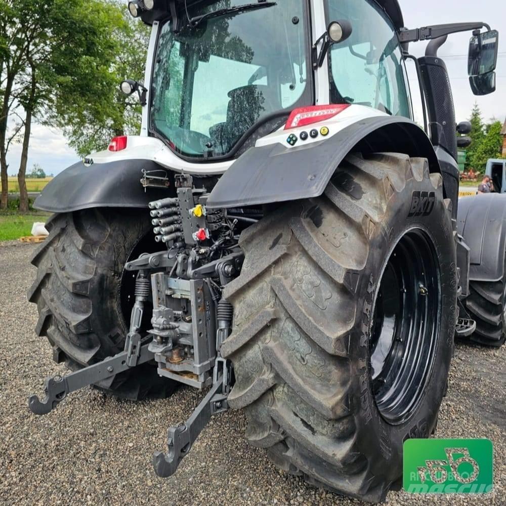 Valtra N174 Tractores