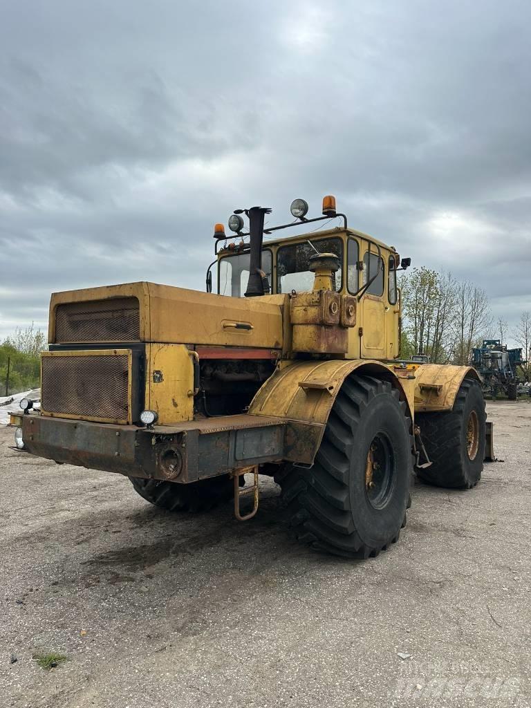 Kirovec K-701 Tractores