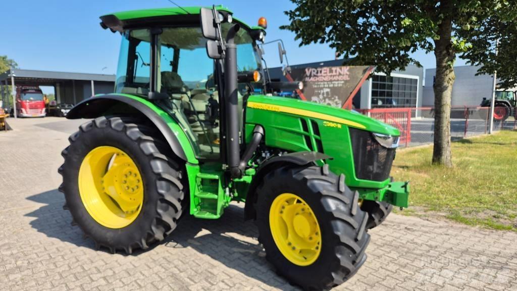 John Deere 5090 R Tractores
