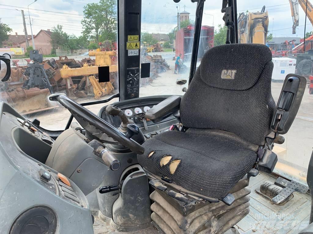 CAT 442 D Retrocargadoras