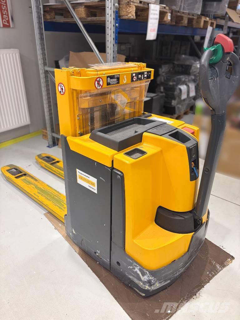 Jungheinrich EJD 220 Apiladores eléctricos autopropulsados