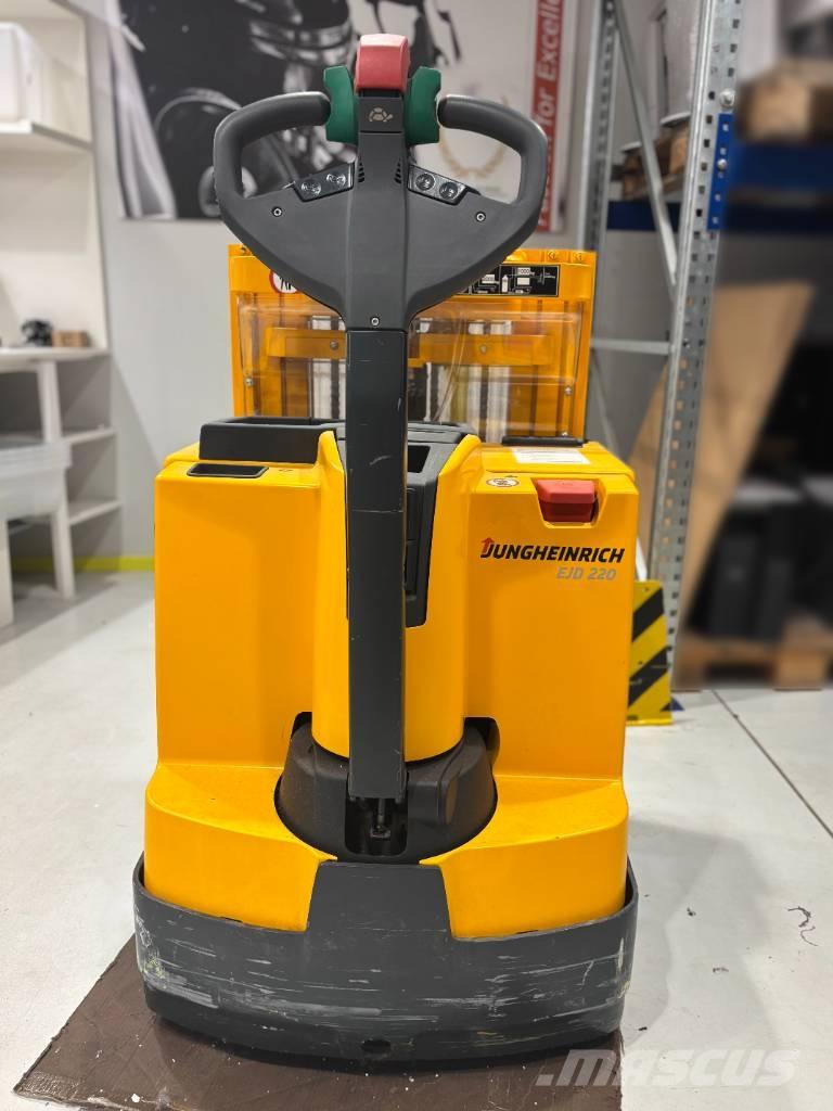 Jungheinrich EJD 220 Apiladores eléctricos autopropulsados