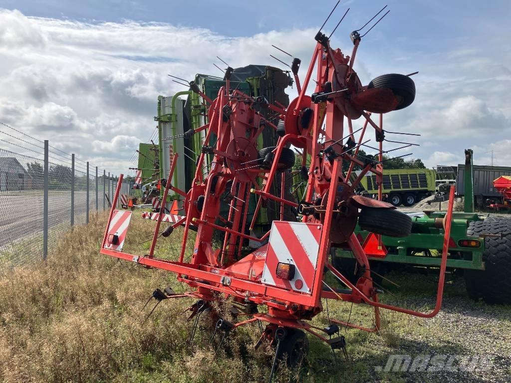 Kuhn GF 8702 Rastrillos y henificadores