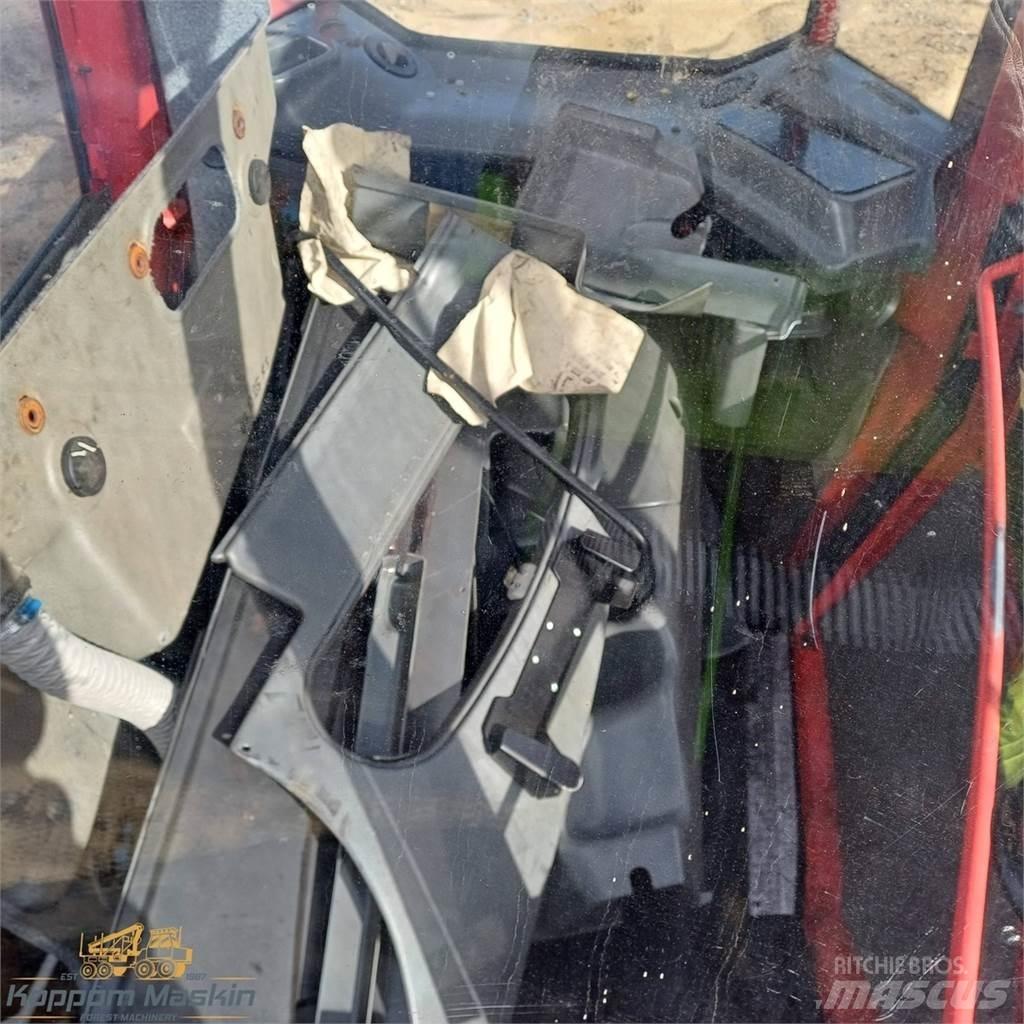 Valmet 941 Cabinas e interior