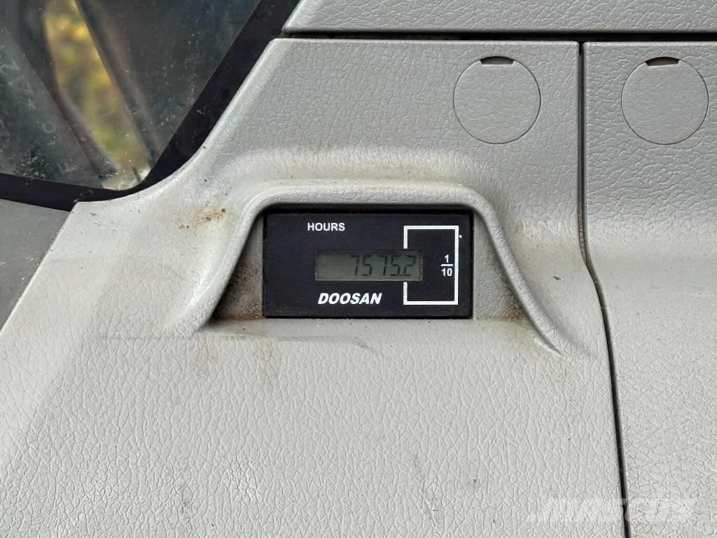 Doosan DX 300 LC Excavadoras de cadenas