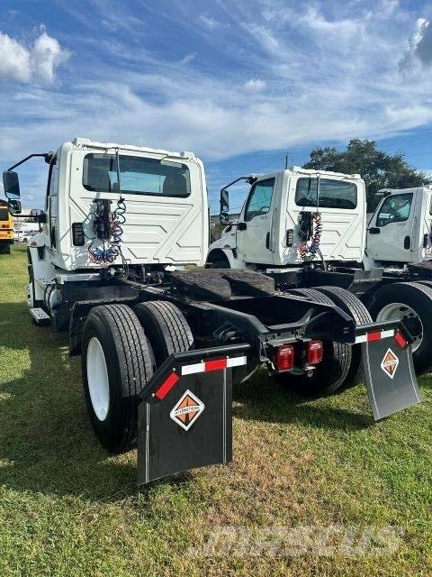 International MV607 Cabezas tractoras