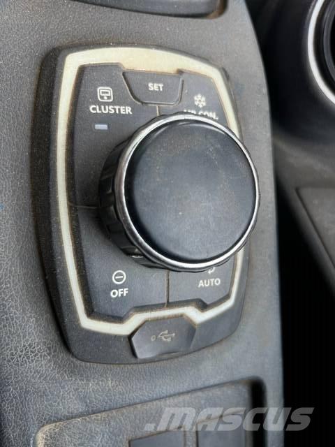 Hyundai HX 140 L Excavadoras de cadenas