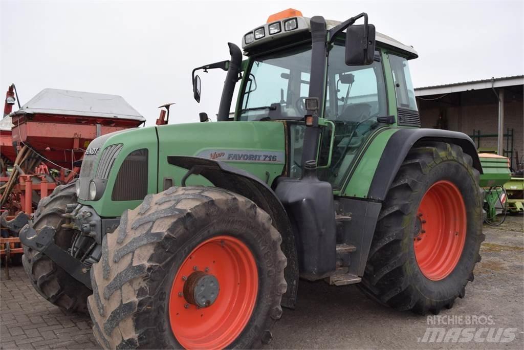 Fendt 716 Vario Tractores