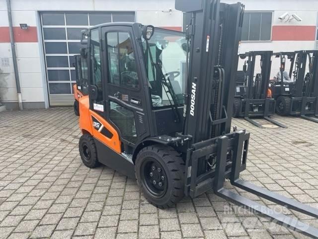 Doosan D35C-9 Carretillas diesel