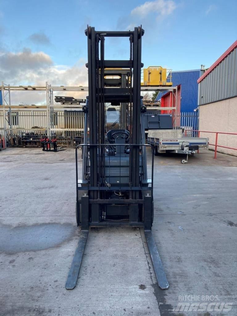Toyota 02-8 FDF 25 Carretillas diesel