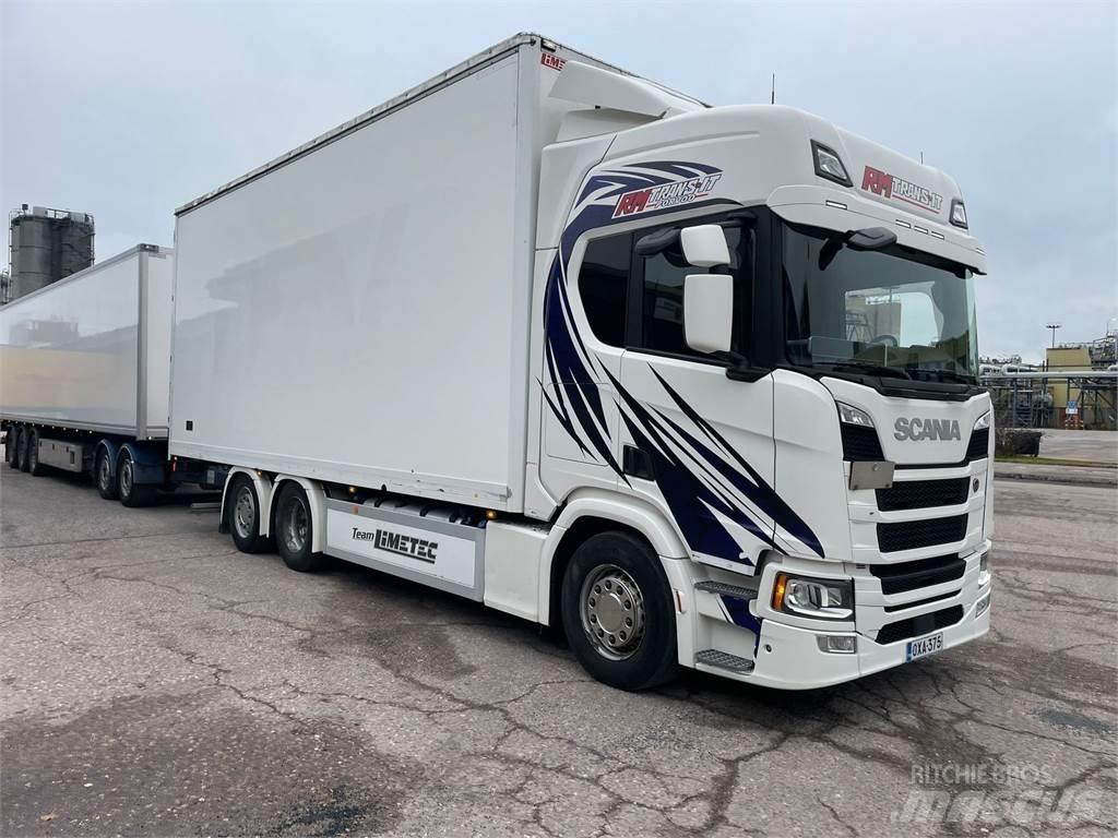 Scania R 500 6X2 Camiones caja cerrada