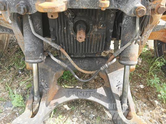 Fendt 820 Vario WOM Plataformas y cucharones
