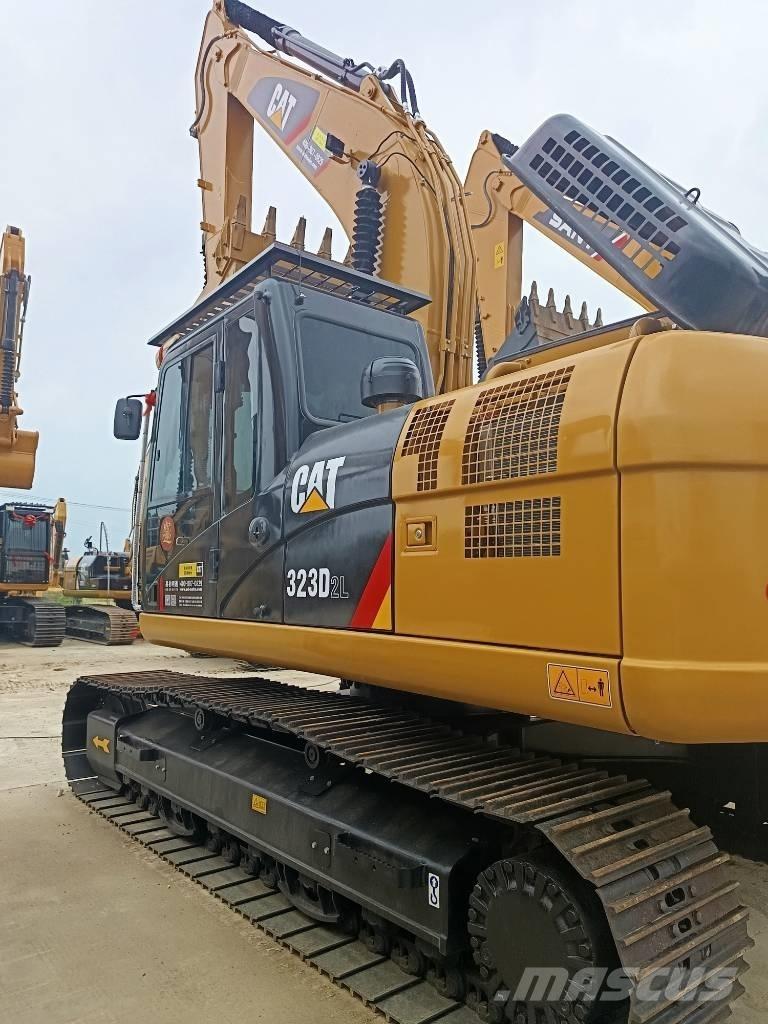 CAT 323 D2L Excavadoras de cadenas