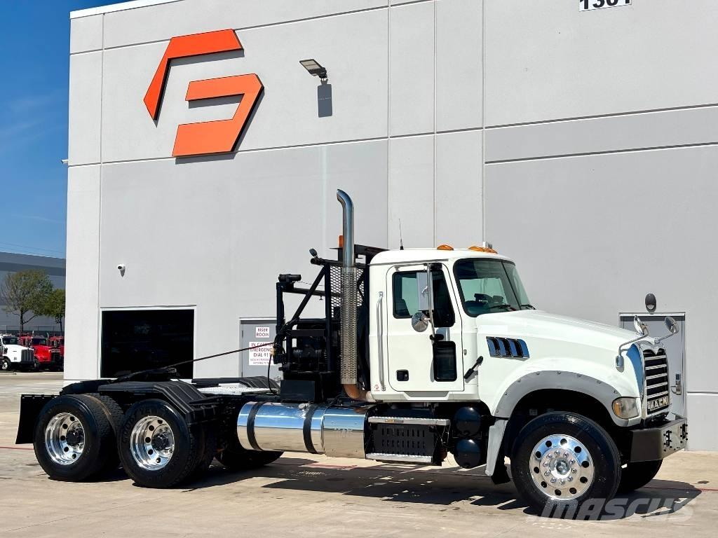 Mack GU713 Grúas de vehículo