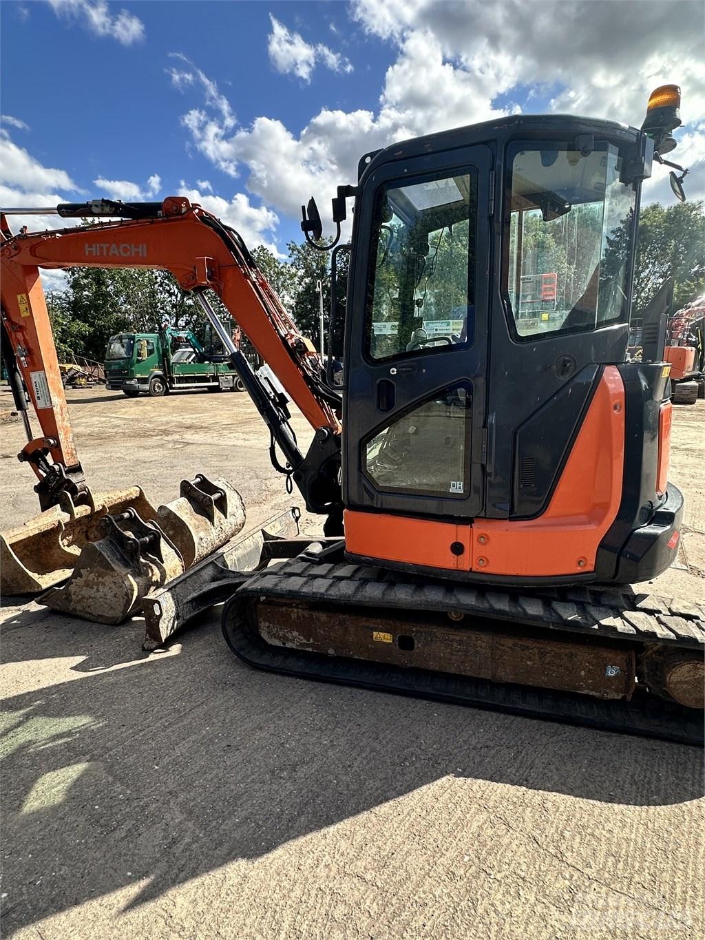 Hitachi 55U Mini excavadoras < 7t