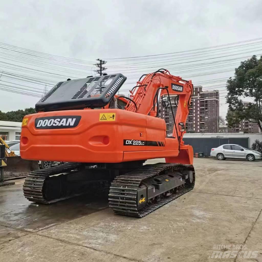 Doosan DX 225 LC Excavadoras de cadenas
