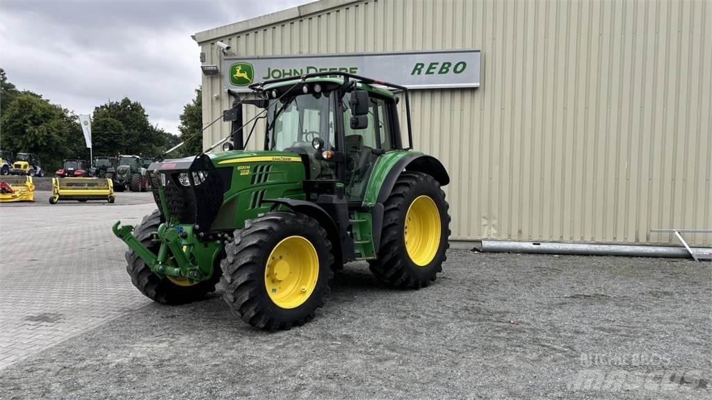 John Deere 6120M Tractores compactos