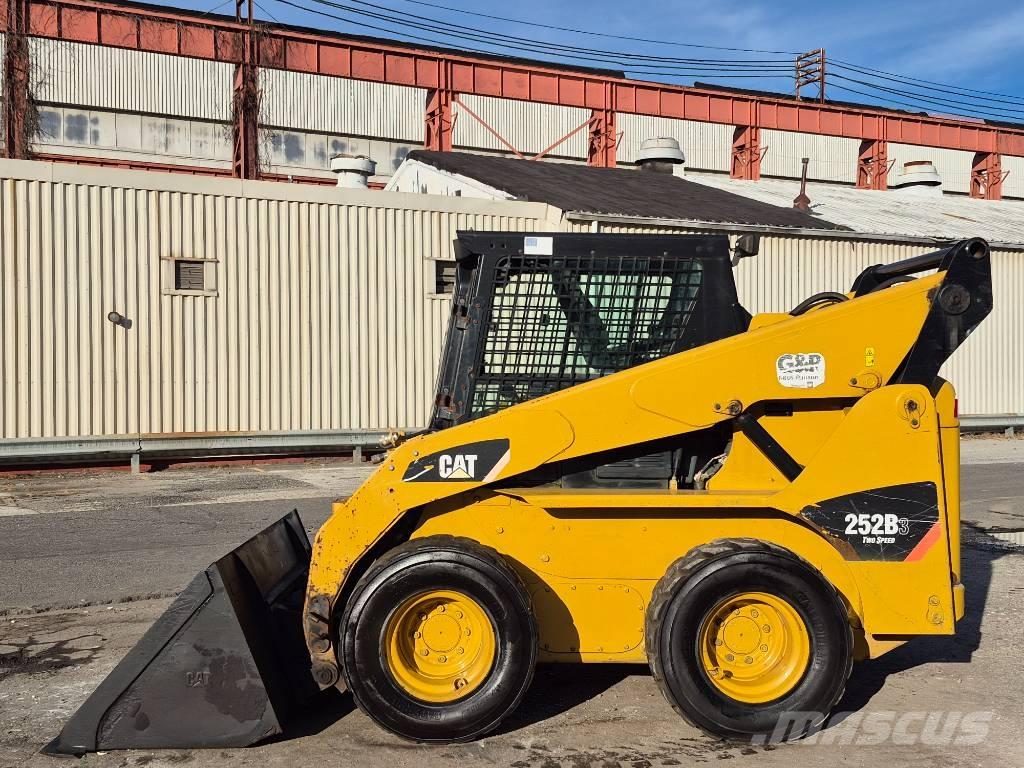 CAT 252 B 3 Minicargadoras