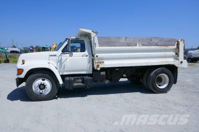 Ford F 800 Camiones bañeras basculantes o volquetes