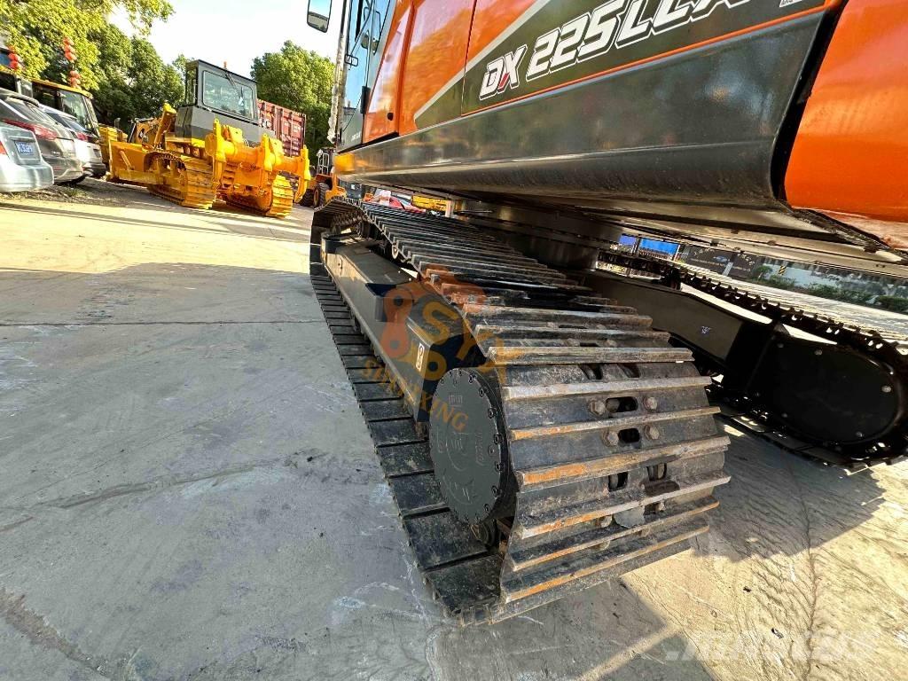 Doosan DX 225 LCA Excavadoras de cadenas
