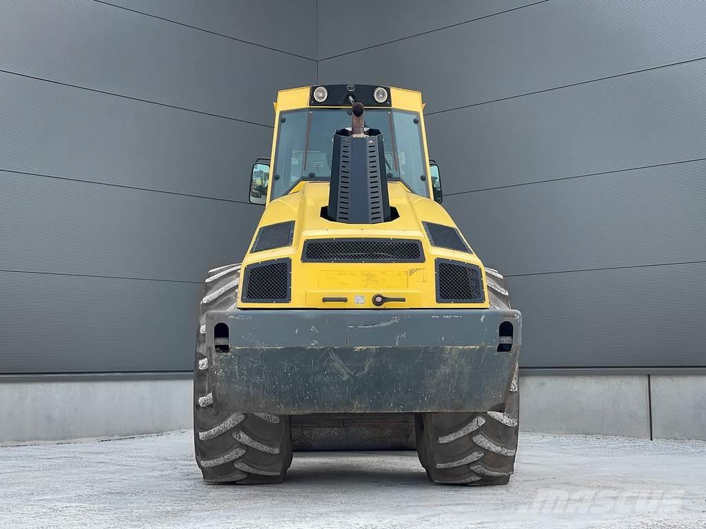 Bomag BW 216 DH-4i Rodillos de un solo tambor
