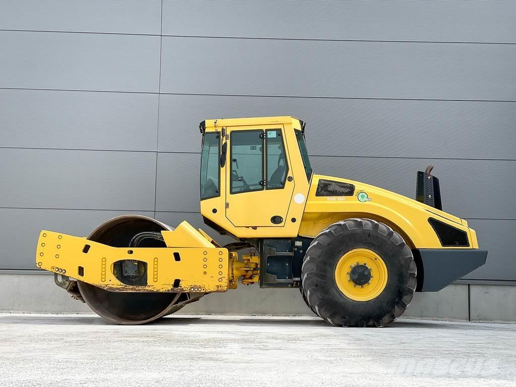 Bomag BW 216 DH-4i Rodillos de un solo tambor