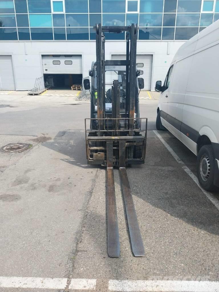 Toyota 02-8FDF25 Carretillas diesel