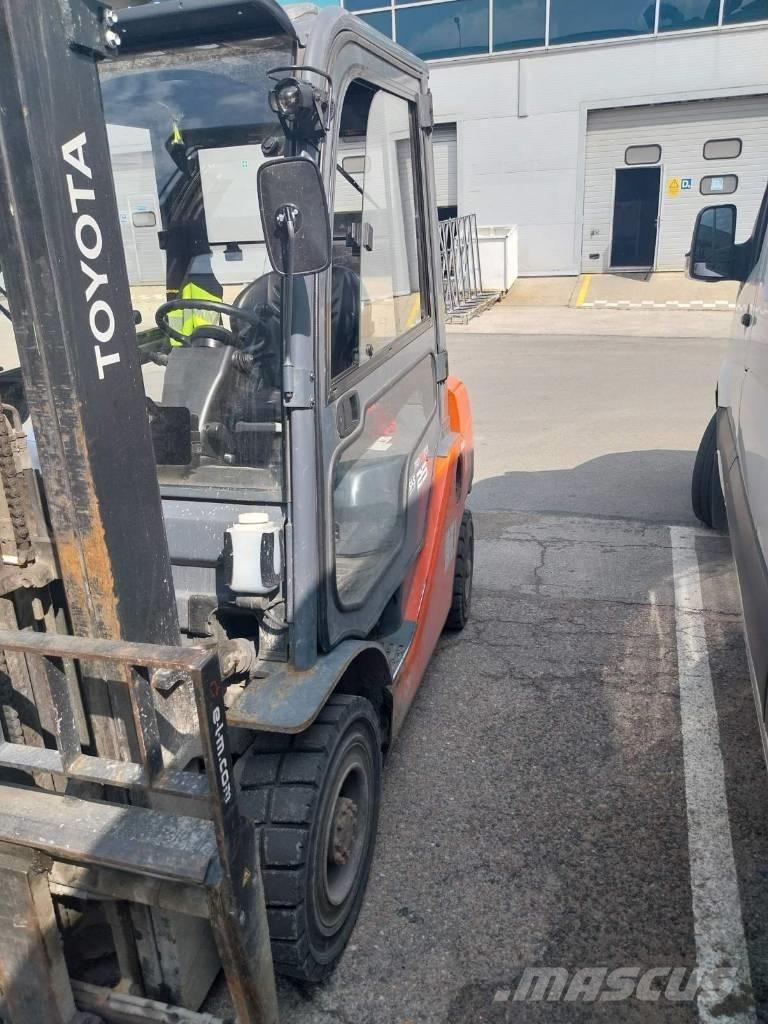 Toyota 02-8FDF25 Carretillas diesel