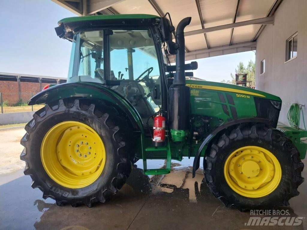 John Deere 5090 M Tractores