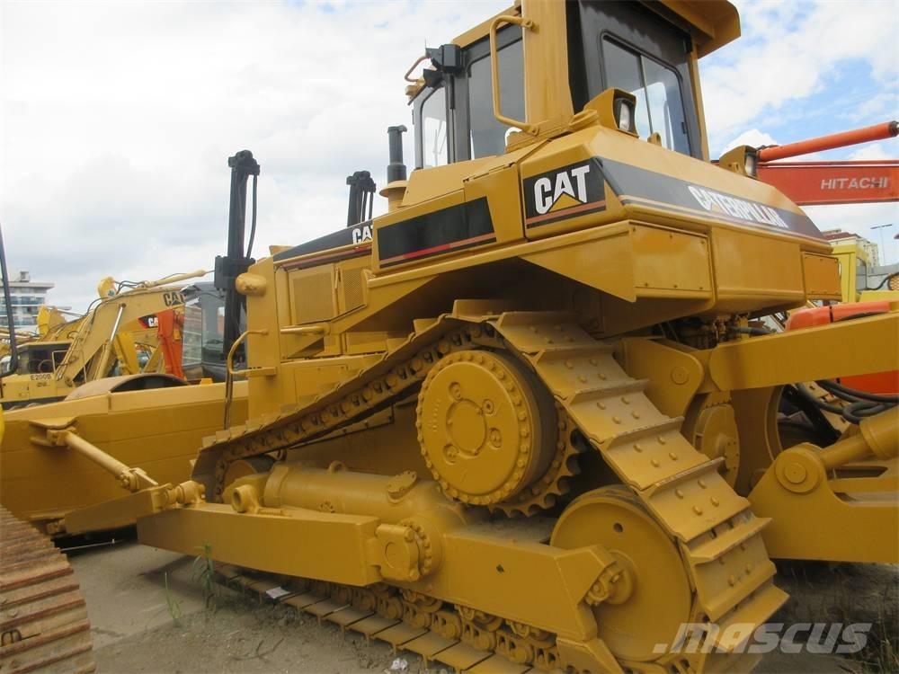 CAT D 8 N Buldozer sobre oruga