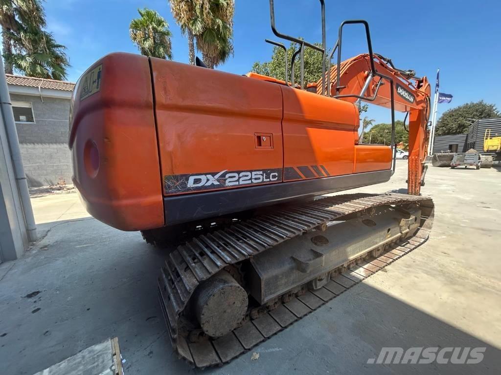 Doosan DX 225 Excavadoras de cadenas