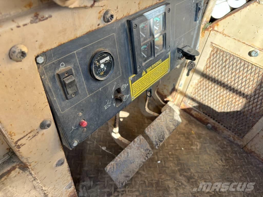 CAT D 5 C Buldozer sobre oruga