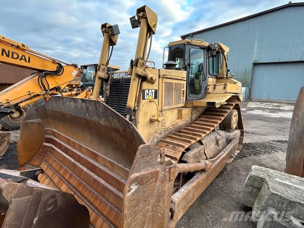 CAT D 8 N Buldozer sobre oruga