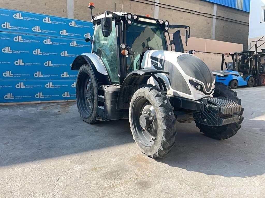 Valtra G135 Tractores