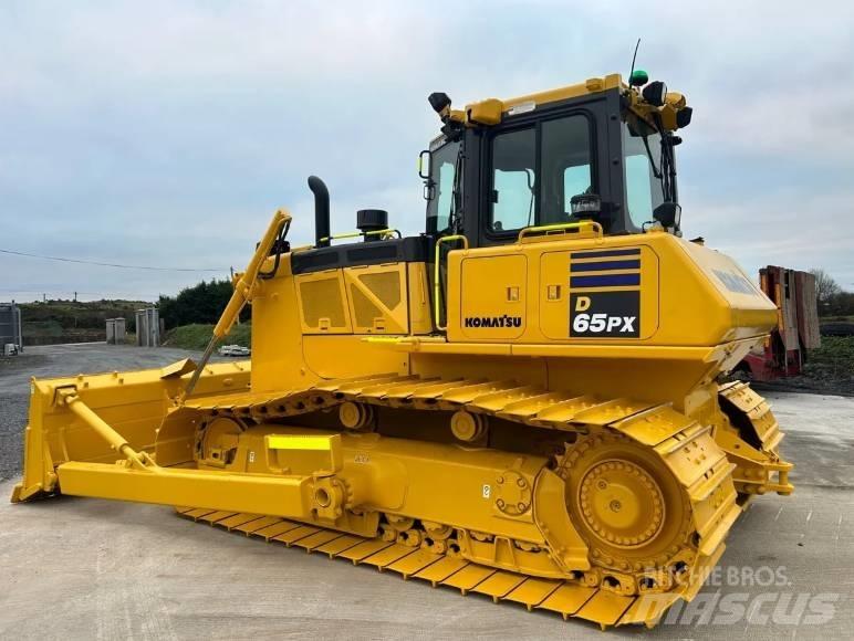 Komatsu D 65PX-18 Buldozer sobre oruga
