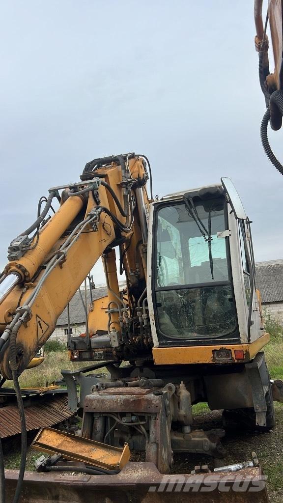 Liebherr A 900 C Motores