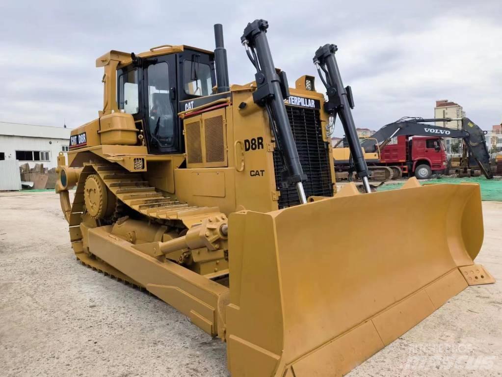 CAT D 8 R Buldozer sobre oruga