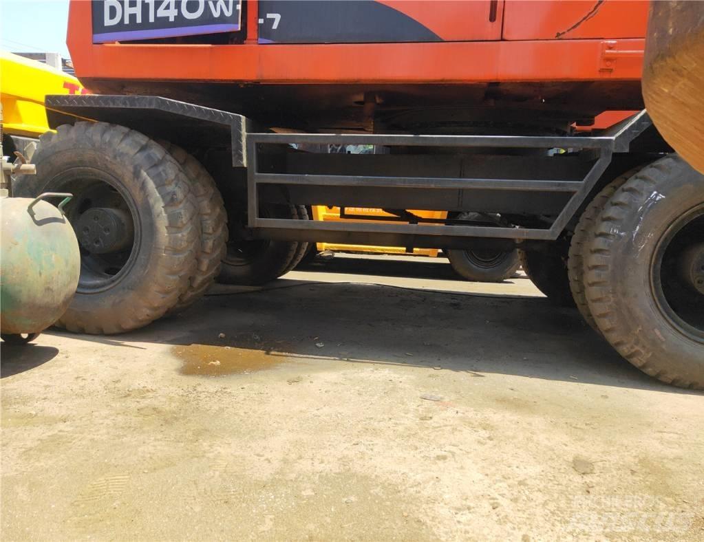 Doosan 140 W Excavadoras de ruedas