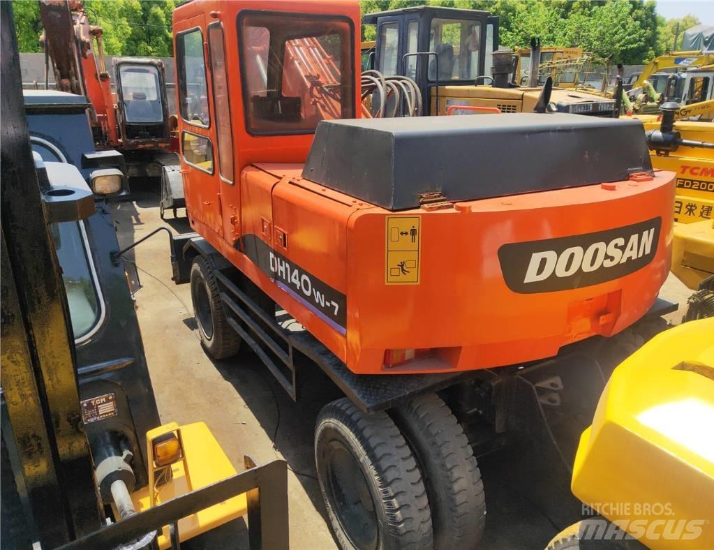 Doosan 140 W Excavadoras de ruedas