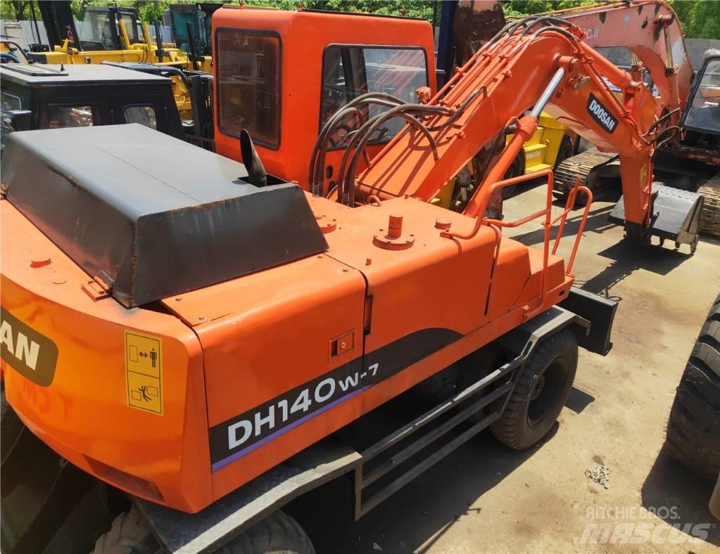 Doosan 140 W Excavadoras de ruedas