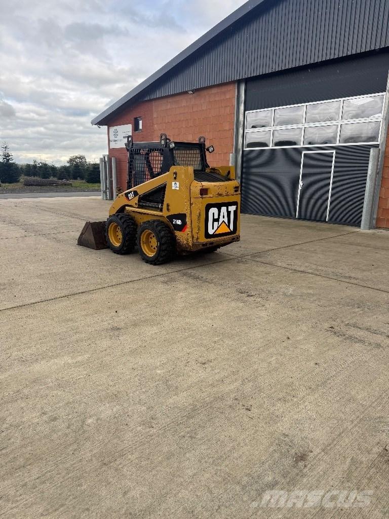 CAT 216 B 3 Minicargadoras