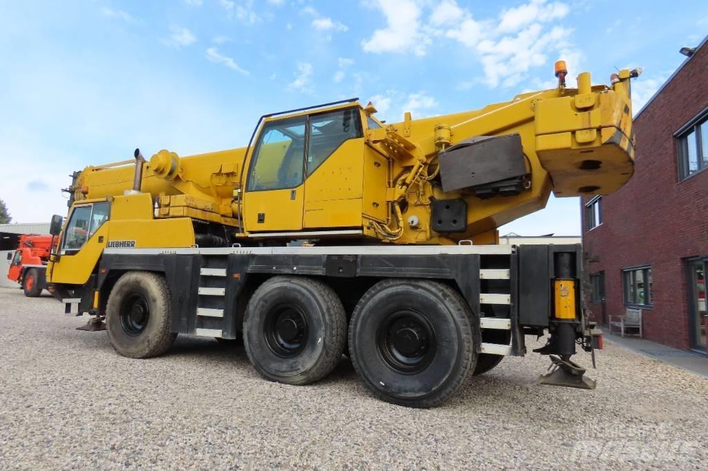 Liebherr LTM 1055-1 Grúas todo terreno