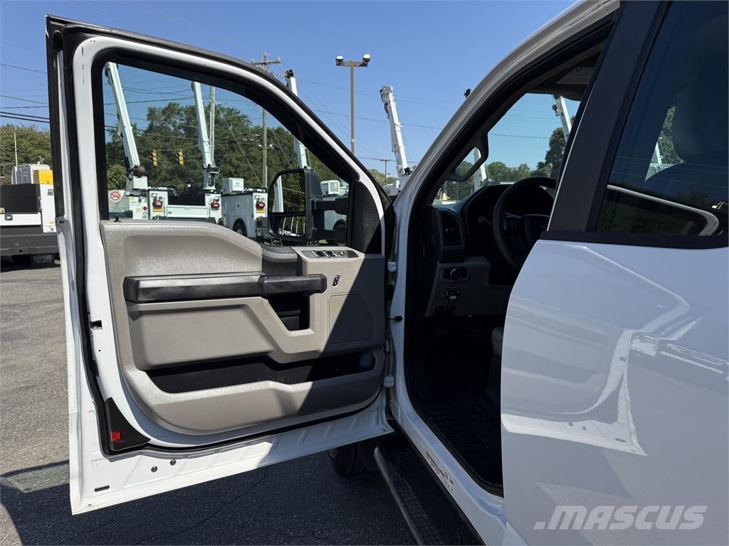 Ford F550 Vehículos - Taller