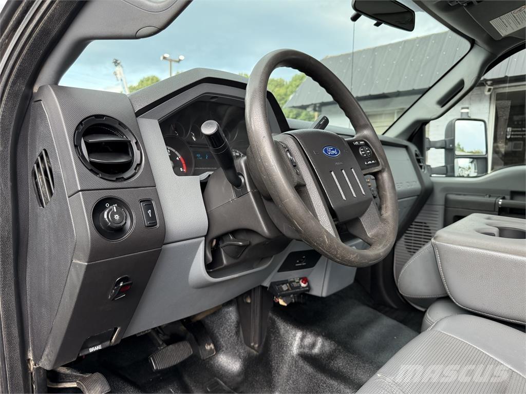 Ford F550 Vehículos - Taller