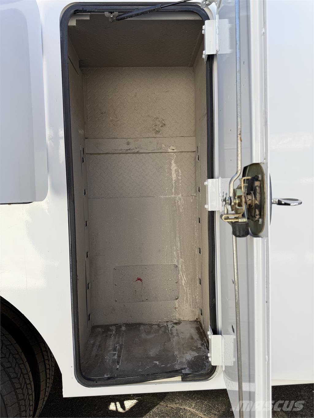 Ford F550 Vehículos - Taller