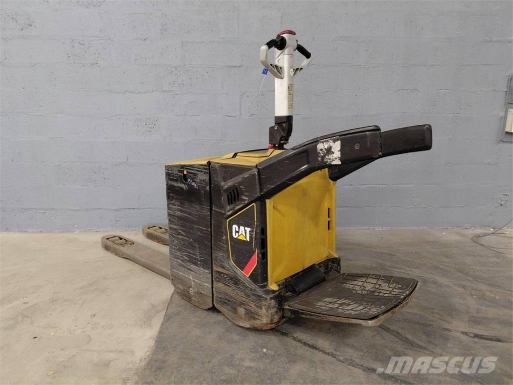 CAT NPV20N2 Apiladores eléctricos autopropulsados