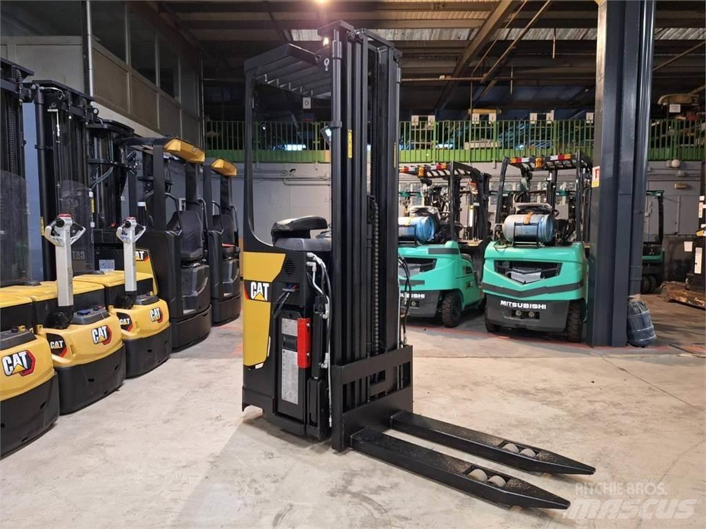 CAT NSR16N2 Apiladores eléctricos autopropulsados
