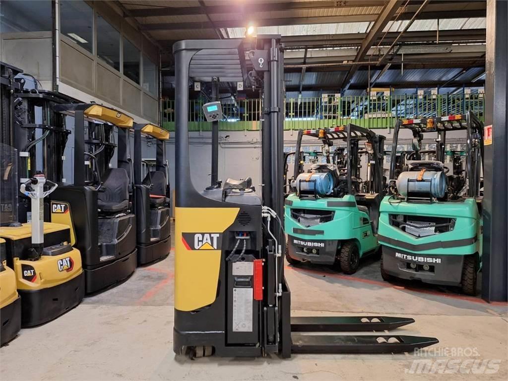 CAT NSR16N2 Apiladores eléctricos autopropulsados