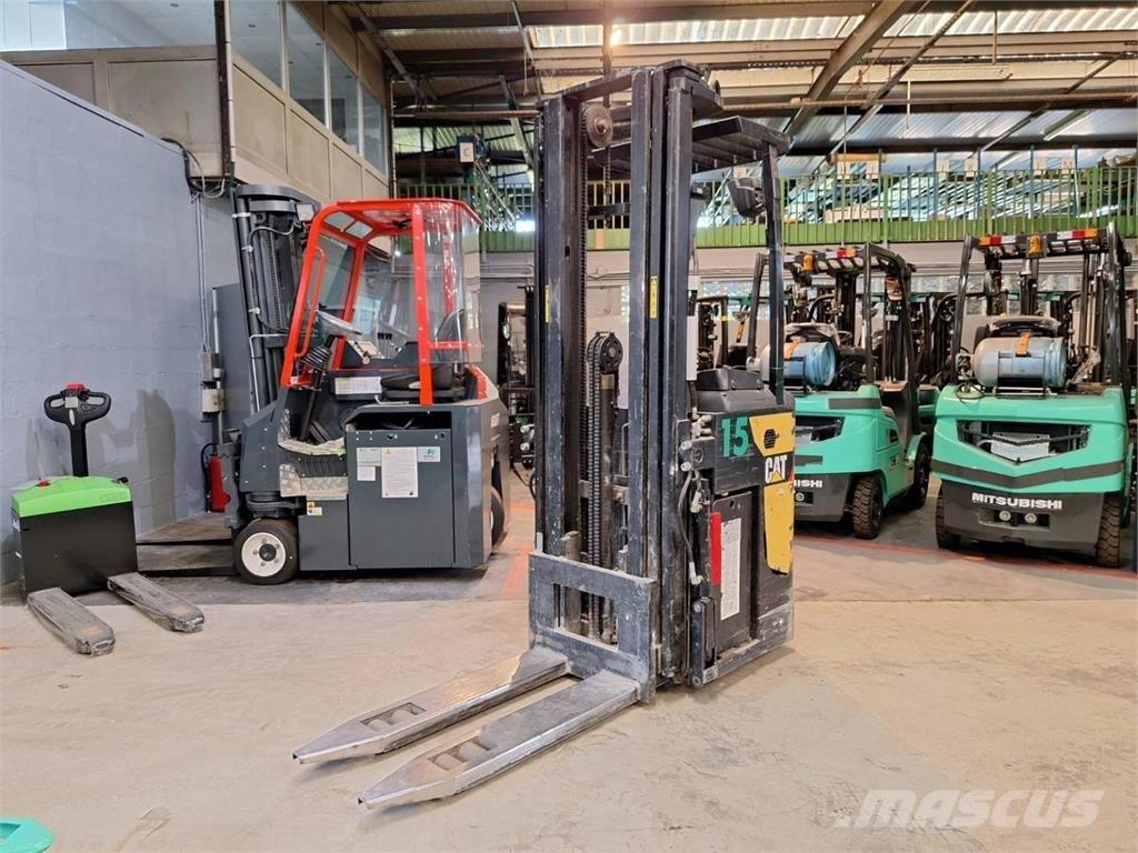 CAT NSR20N Apiladores eléctricos autopropulsados