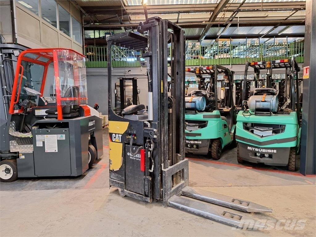 CAT NSR20N Apiladores eléctricos autopropulsados